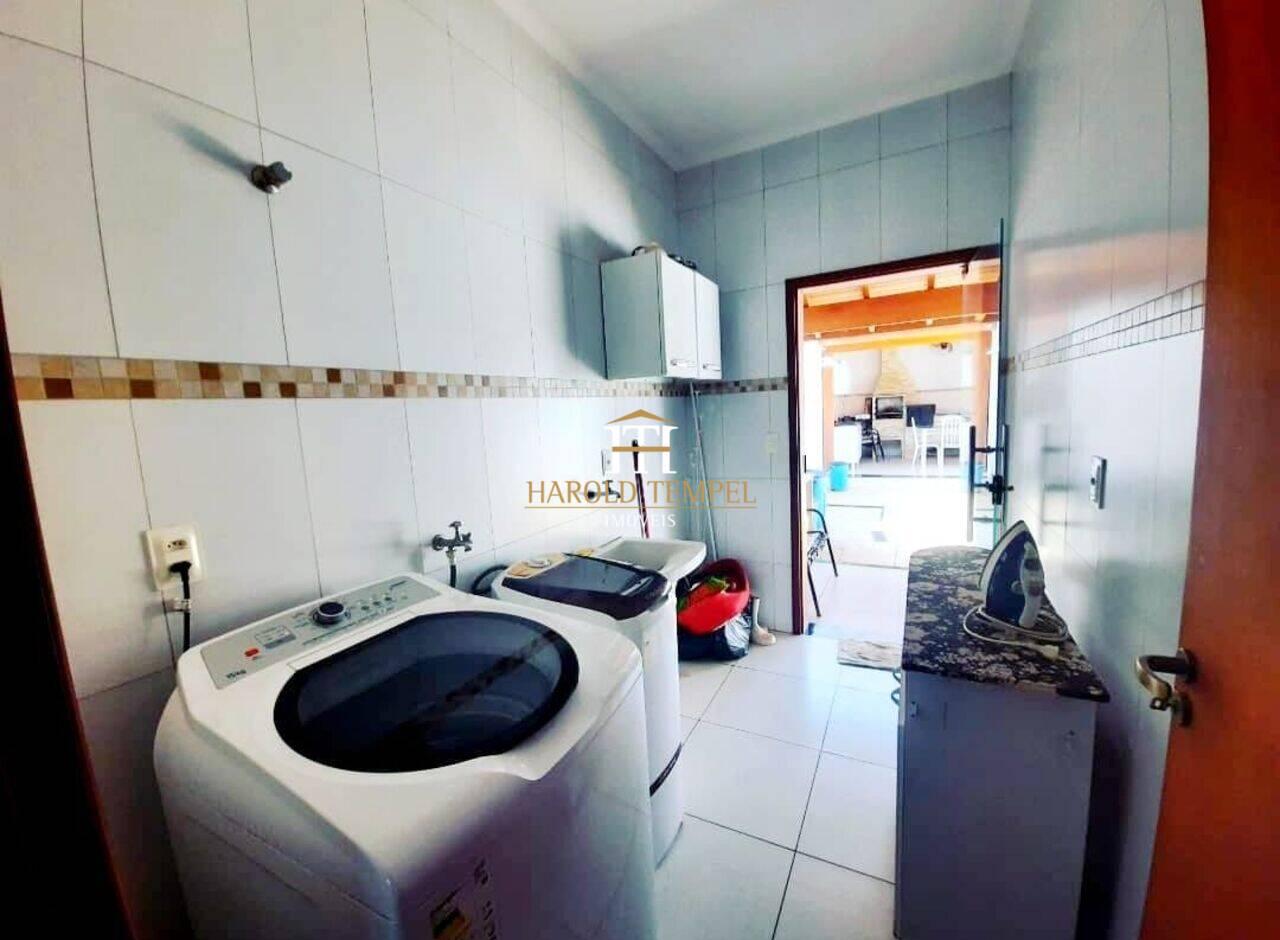 Casa com 3 quartos, 155 m², à venda por R$ 420.000 - Jardim Santa Maria - Mococa/SP