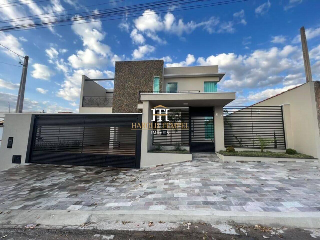 Casa com 5 quartos, 400 m², à venda por R$ 1.550.000 - Jardim São Luiz - Mococa/SP