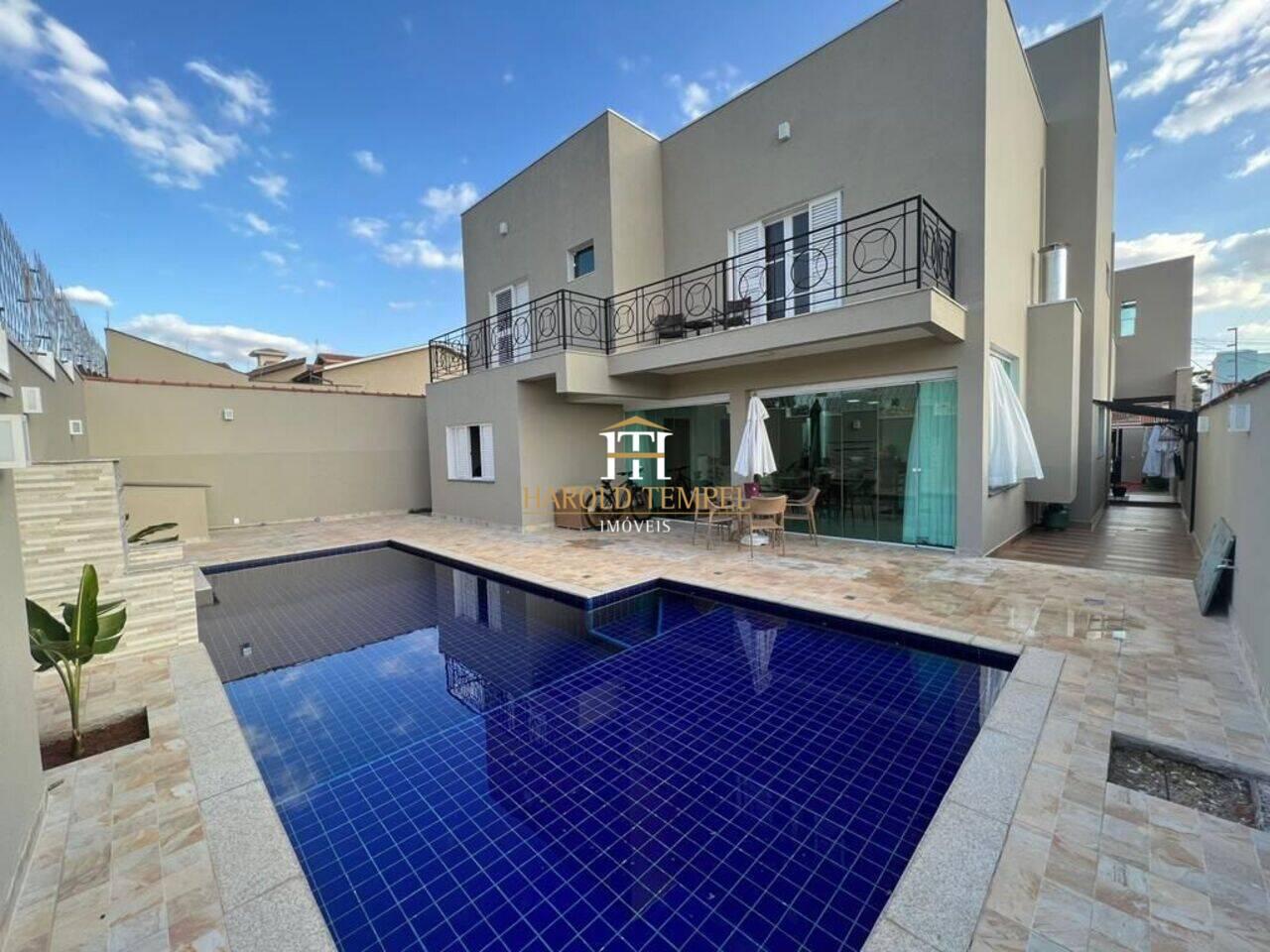 Casa com 5 quartos, 400 m², à venda por R$ 1.550.000 - Jardim São Luiz - Mococa/SP