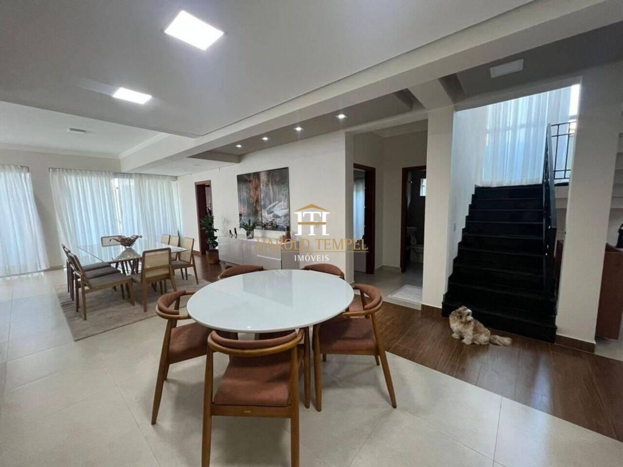 Casa com 5 quartos, 400 m², à venda por R$ 1.550.000 - Jardim São Luiz - Mococa/SP