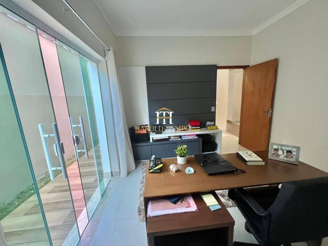 Casa com 5 quartos, 400 m², à venda por R$ 1.550.000 - Jardim São Luiz - Mococa/SP