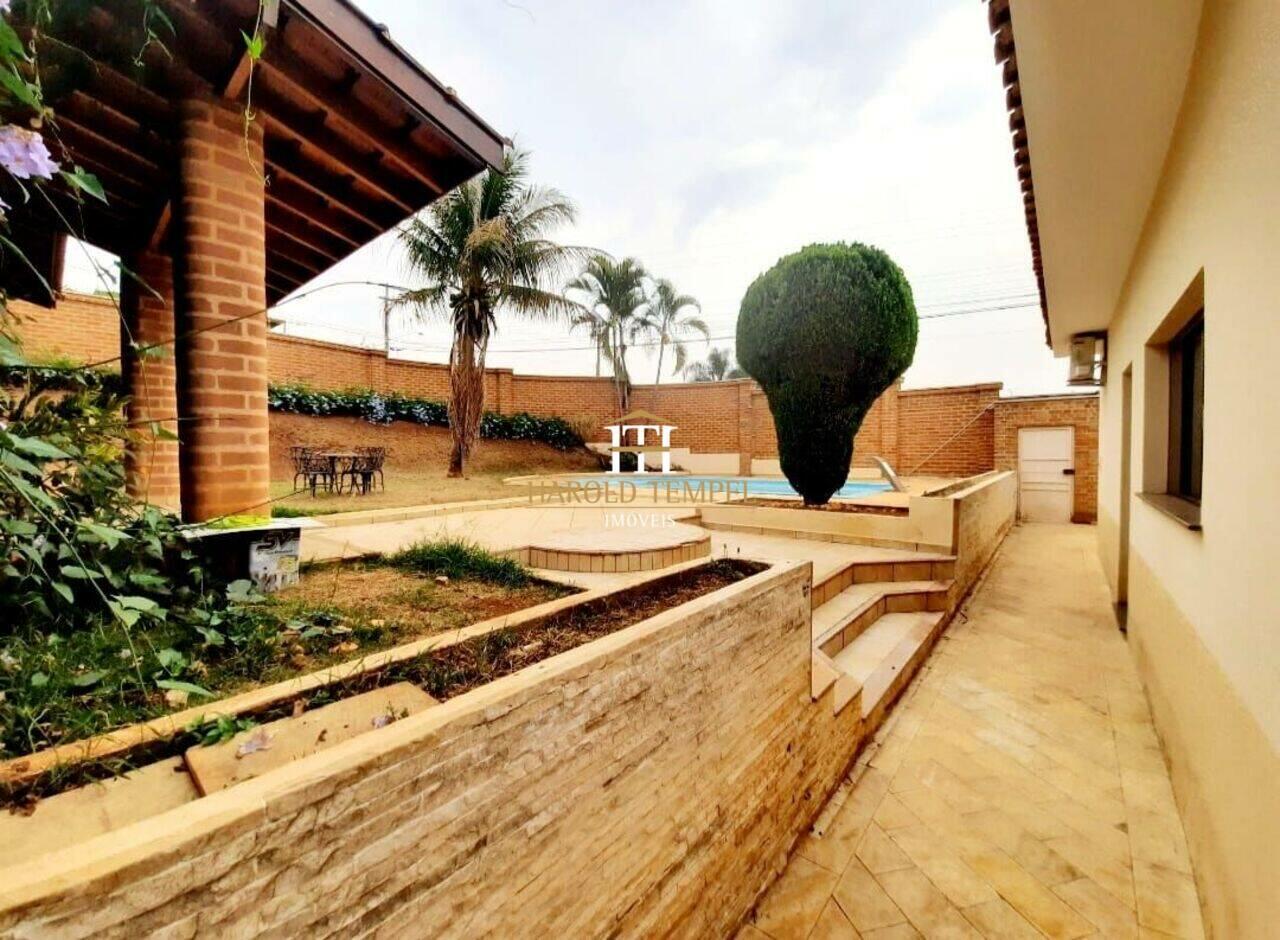 Casa com 3 quartos, aluguel por R$ 4.000/mês ou à venda por R$ 1.550.000 - Vila Quintino - Mococa/SP