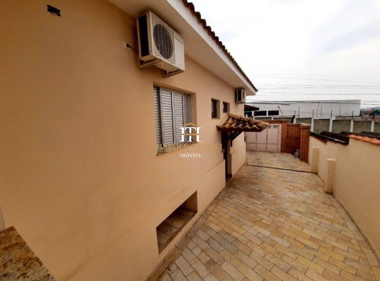 Casa com 3 quartos, aluguel por R$ 4.000/mês ou à venda por R$ 1.550.000 - Vila Quintino - Mococa/SP
