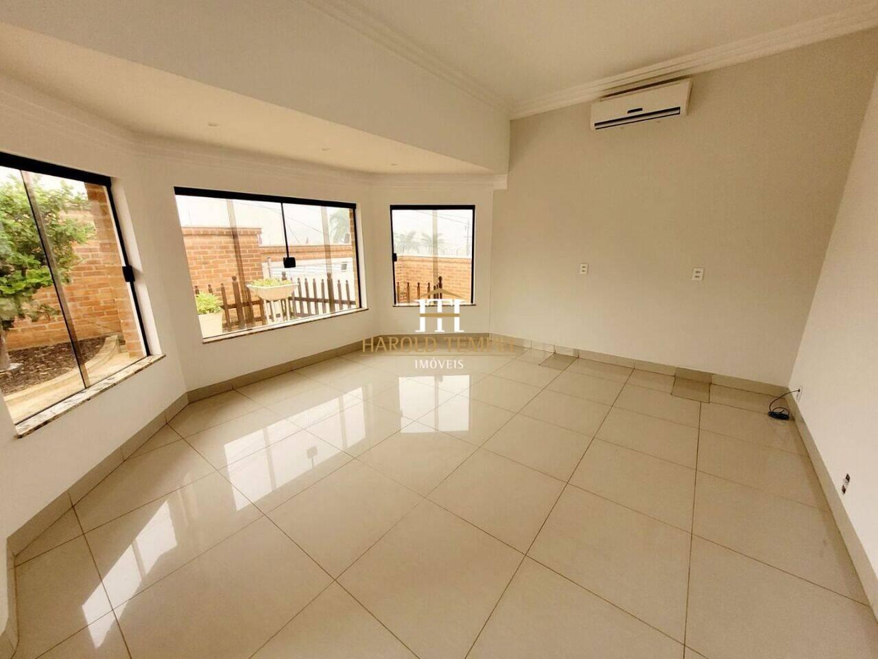 Casa com 3 quartos, aluguel por R$ 4.000/mês ou à venda por R$ 1.550.000 - Vila Quintino - Mococa/SP