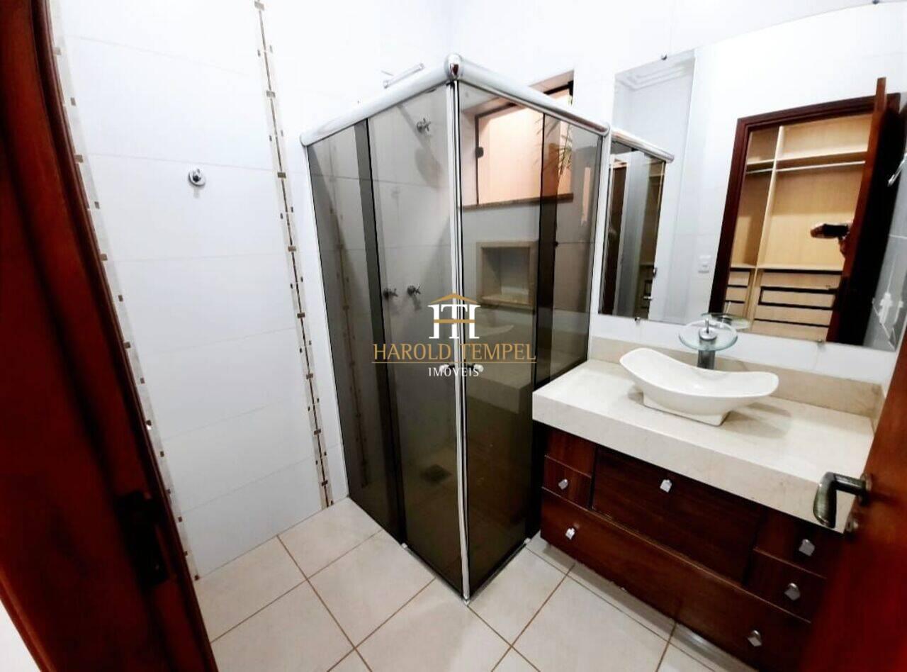 Casa com 3 quartos, aluguel por R$ 4.000/mês ou à venda por R$ 1.550.000 - Vila Quintino - Mococa/SP
