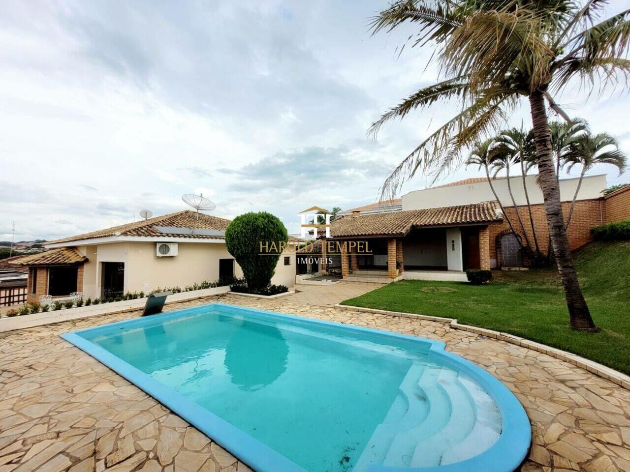 Casa com 3 quartos, aluguel por R$ 4.000/mês ou à venda por R$ 1.550.000 - Vila Quintino - Mococa/SP
