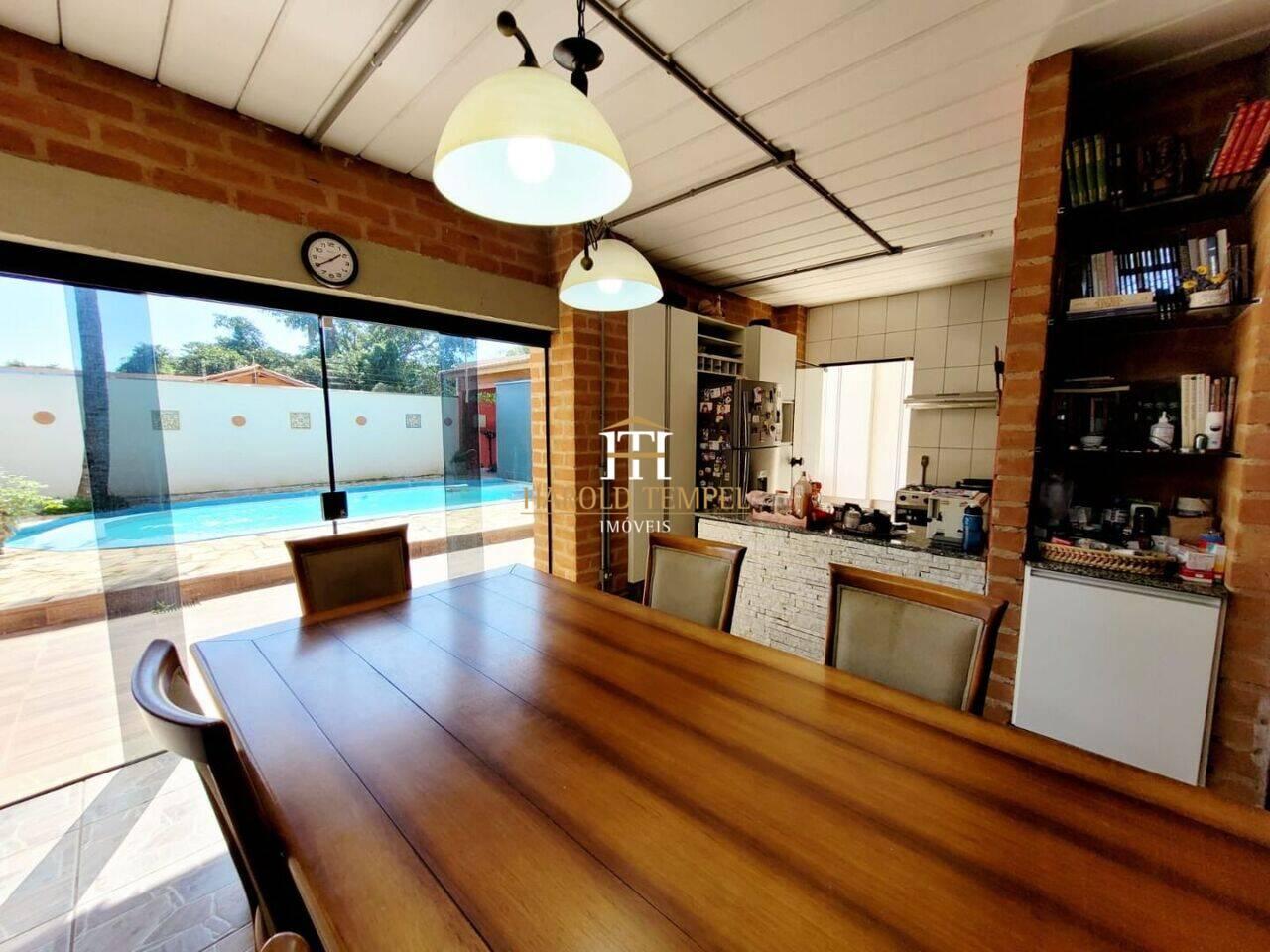 Casa com 3 quartos, 330 m², à venda por R$ 850.000 - Jardim Colina Verde - Mococa/SP
