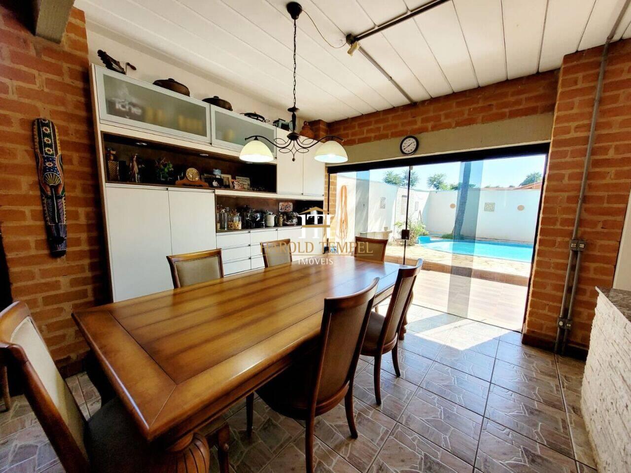 Casa com 3 quartos, 330 m², à venda por R$ 850.000 - Jardim Colina Verde - Mococa/SP