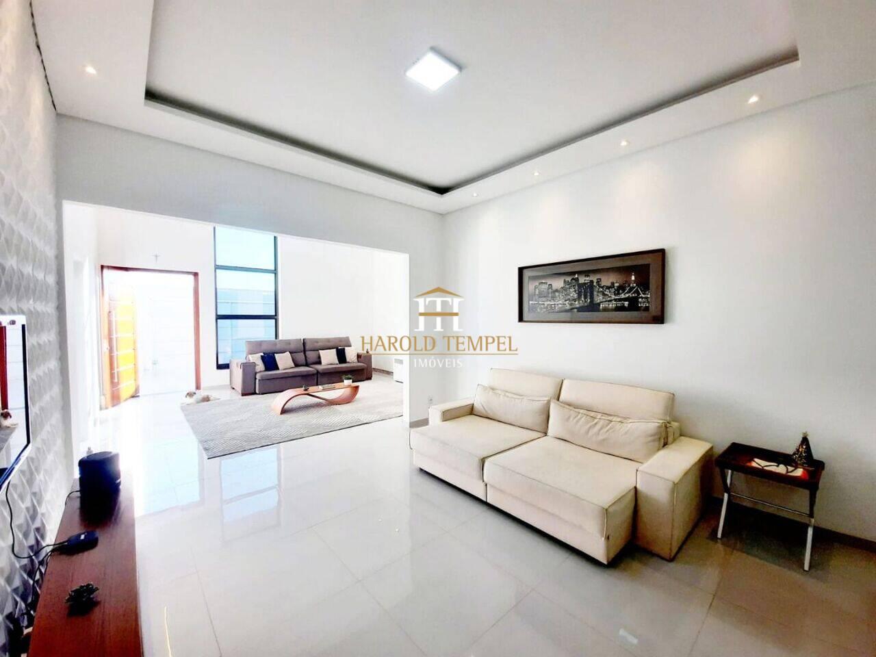Casa com 2 quartos, à venda por R$ 700.000 - Jardim Colina Verde - Mococa/SP