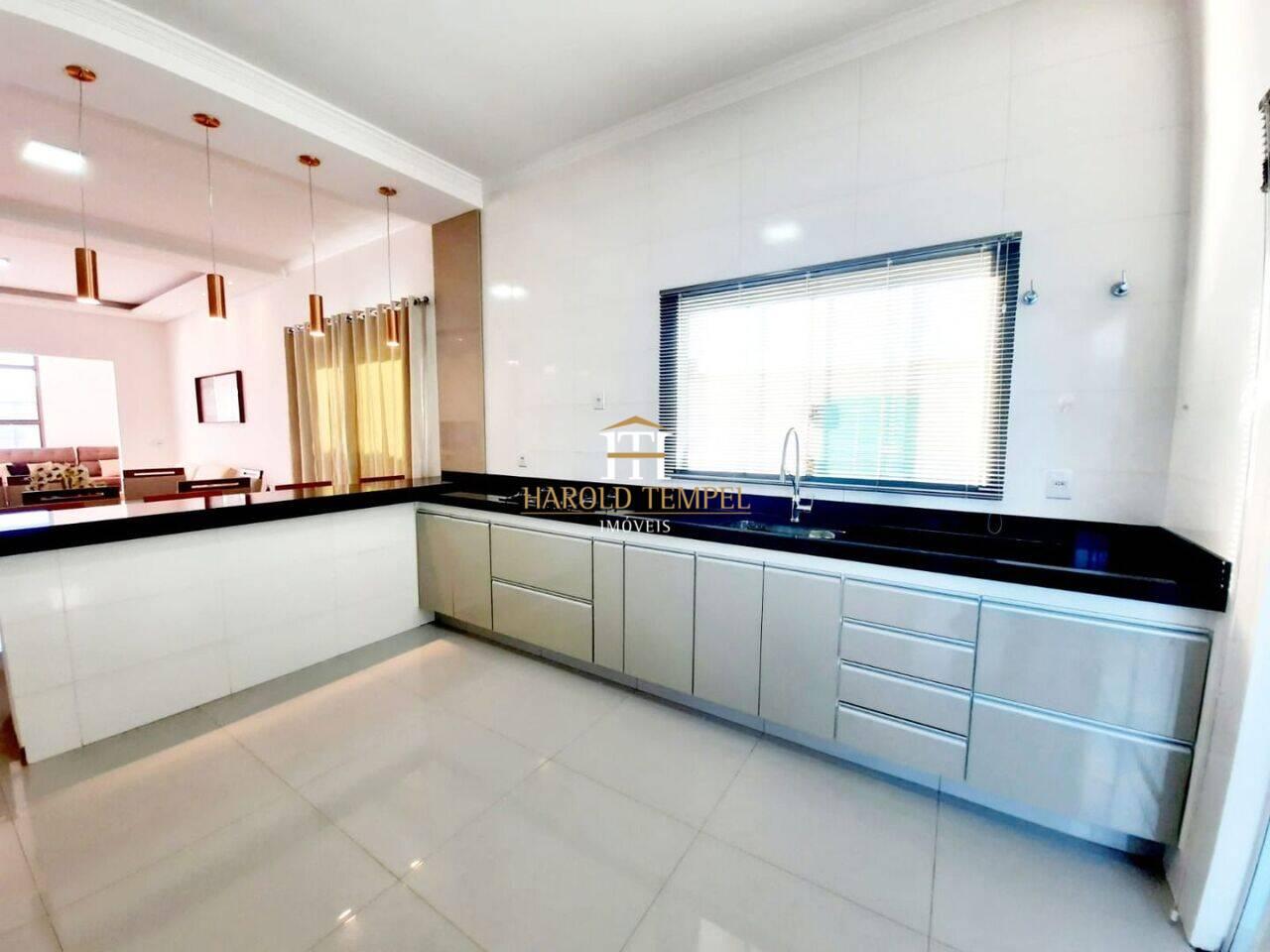 Casa com 2 quartos, à venda por R$ 700.000 - Jardim Colina Verde - Mococa/SP