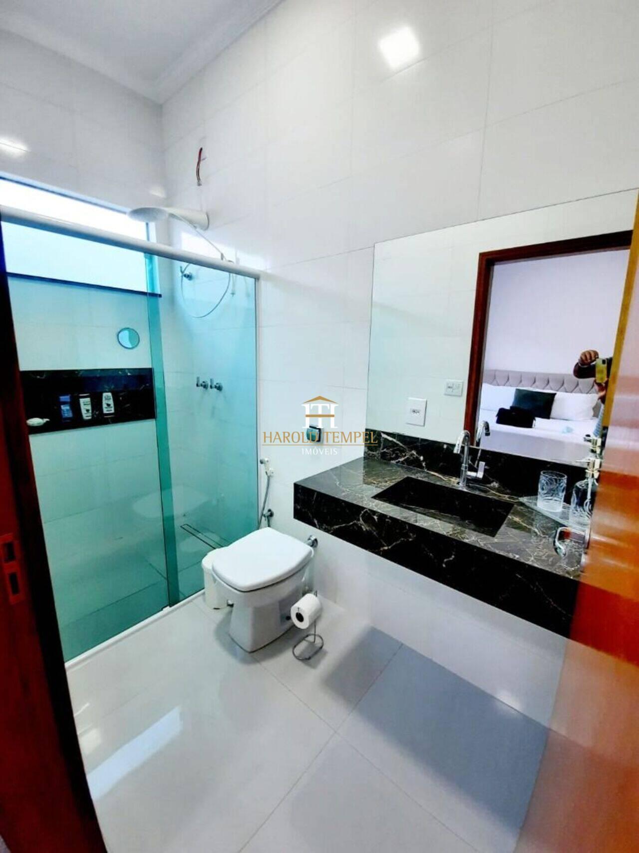 Casa com 2 quartos, à venda por R$ 700.000 - Jardim Colina Verde - Mococa/SP