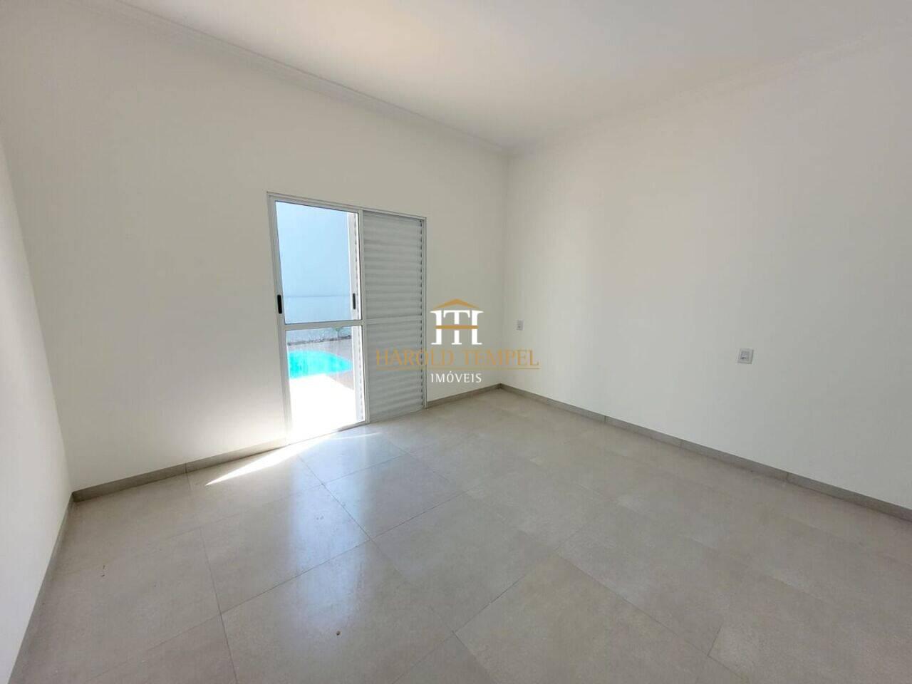 Casa de fácil negociação!! Financia!!