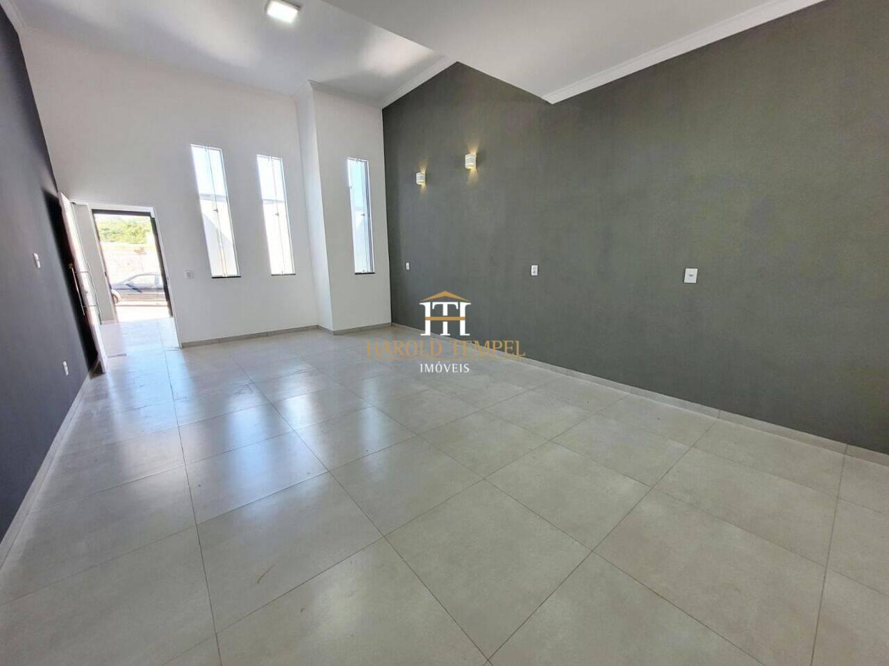 Casa de fácil negociação!! Financia!!
