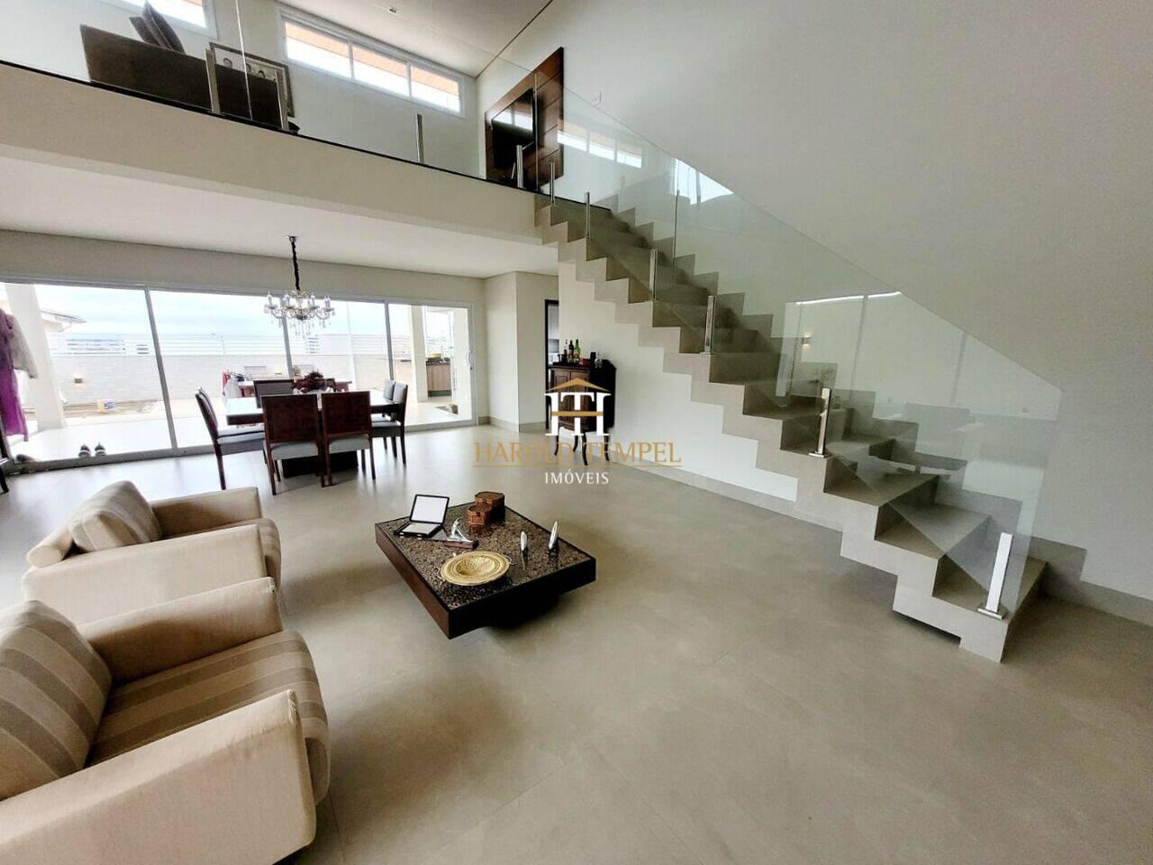 Casa com 3 quartos, 260 m², à venda por R$ 1.800.000 - Jardim da Paineira - Mococa/SP