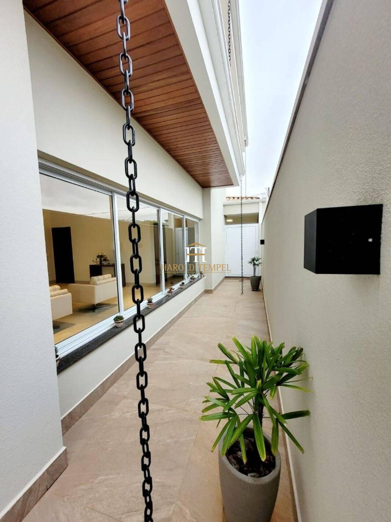 Casa com 3 quartos, 260 m², à venda por R$ 1.800.000 - Jardim da Paineira - Mococa/SP