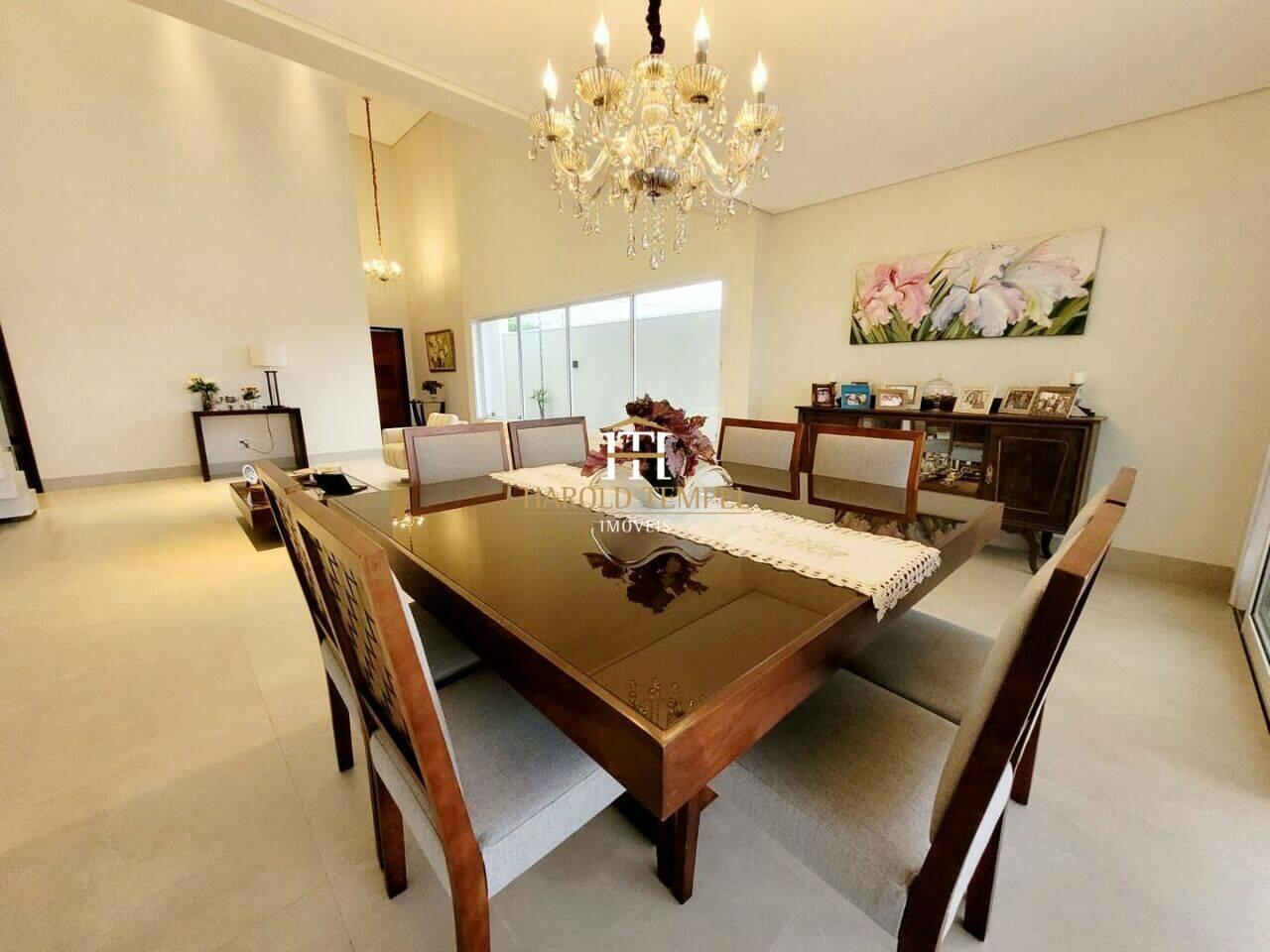 Casa com 3 quartos, 260 m², à venda por R$ 1.800.000 - Jardim da Paineira - Mococa/SP