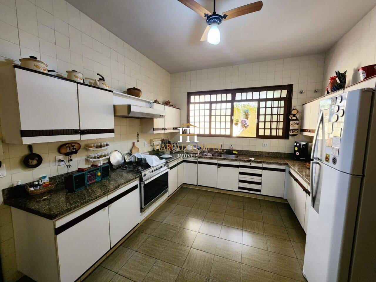Casa com 5 quartos, 340 m², à venda por R$ 1.200.000 - Jardim Lavínia - Mococa/SP