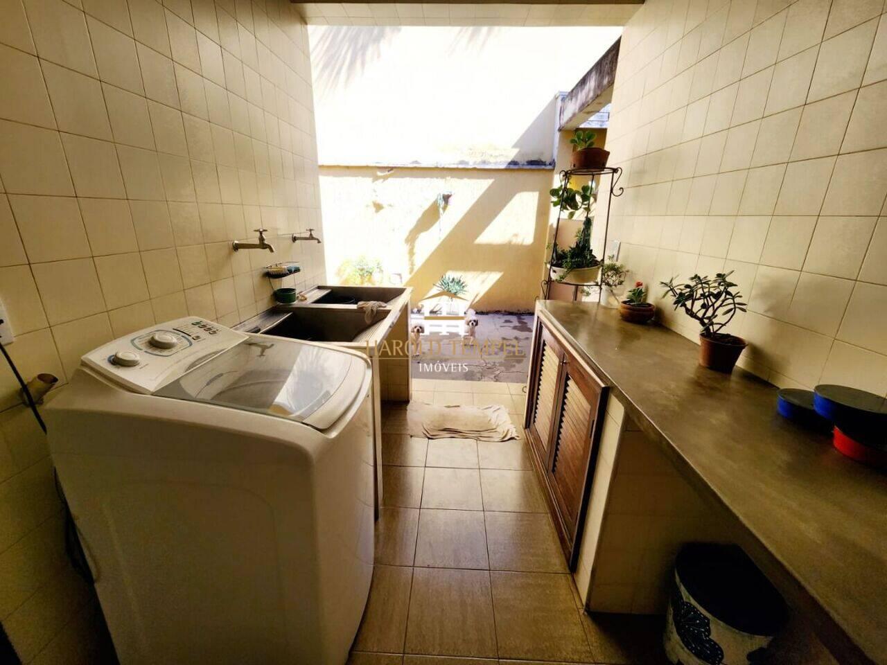 Casa com 5 quartos, 340 m², à venda por R$ 1.200.000 - Jardim Lavínia - Mococa/SP