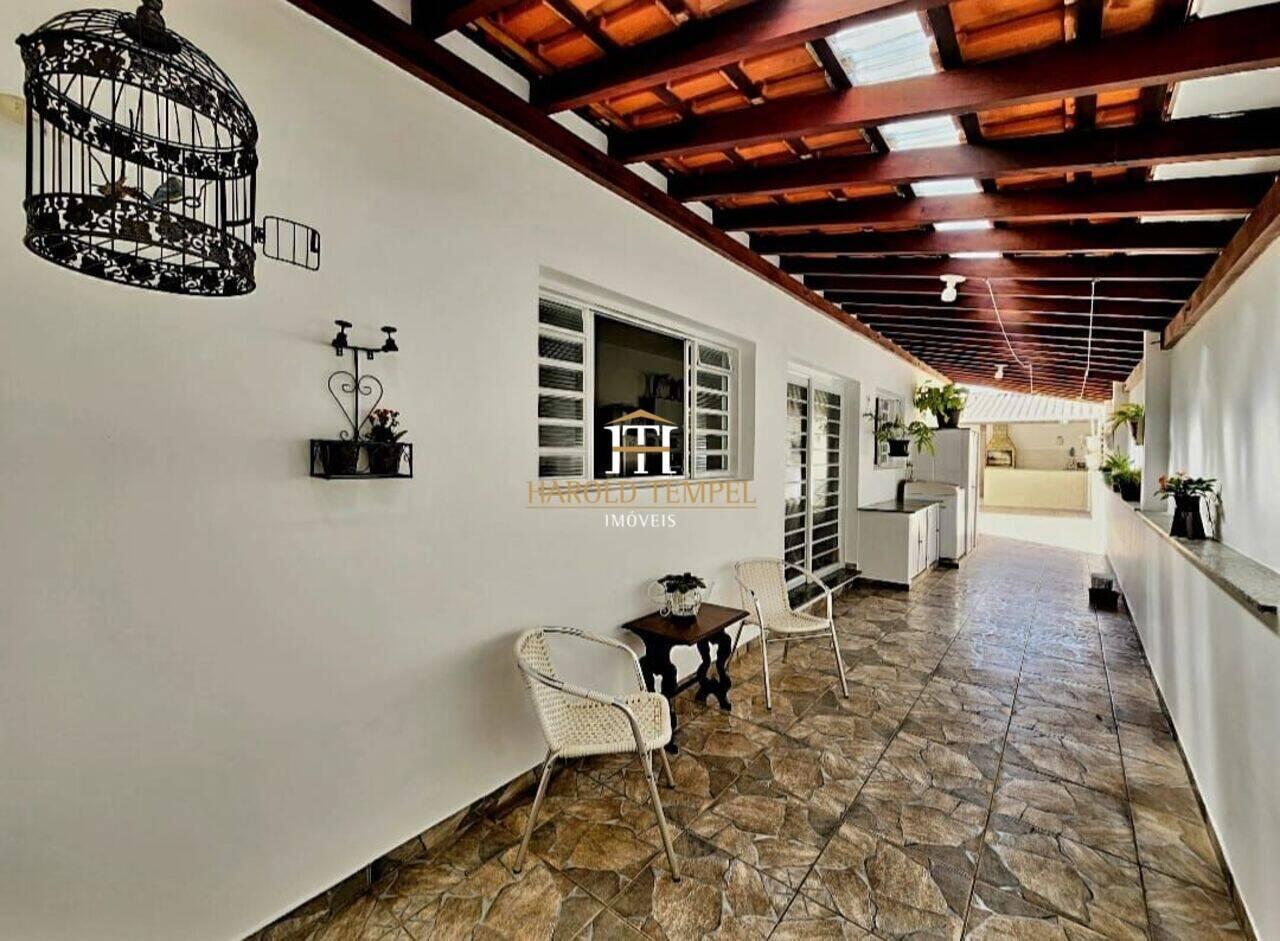 Casa com 3 quartos, 247 m², à venda por R$ 680.000 - Jardim Alvorada - Mococa/SP