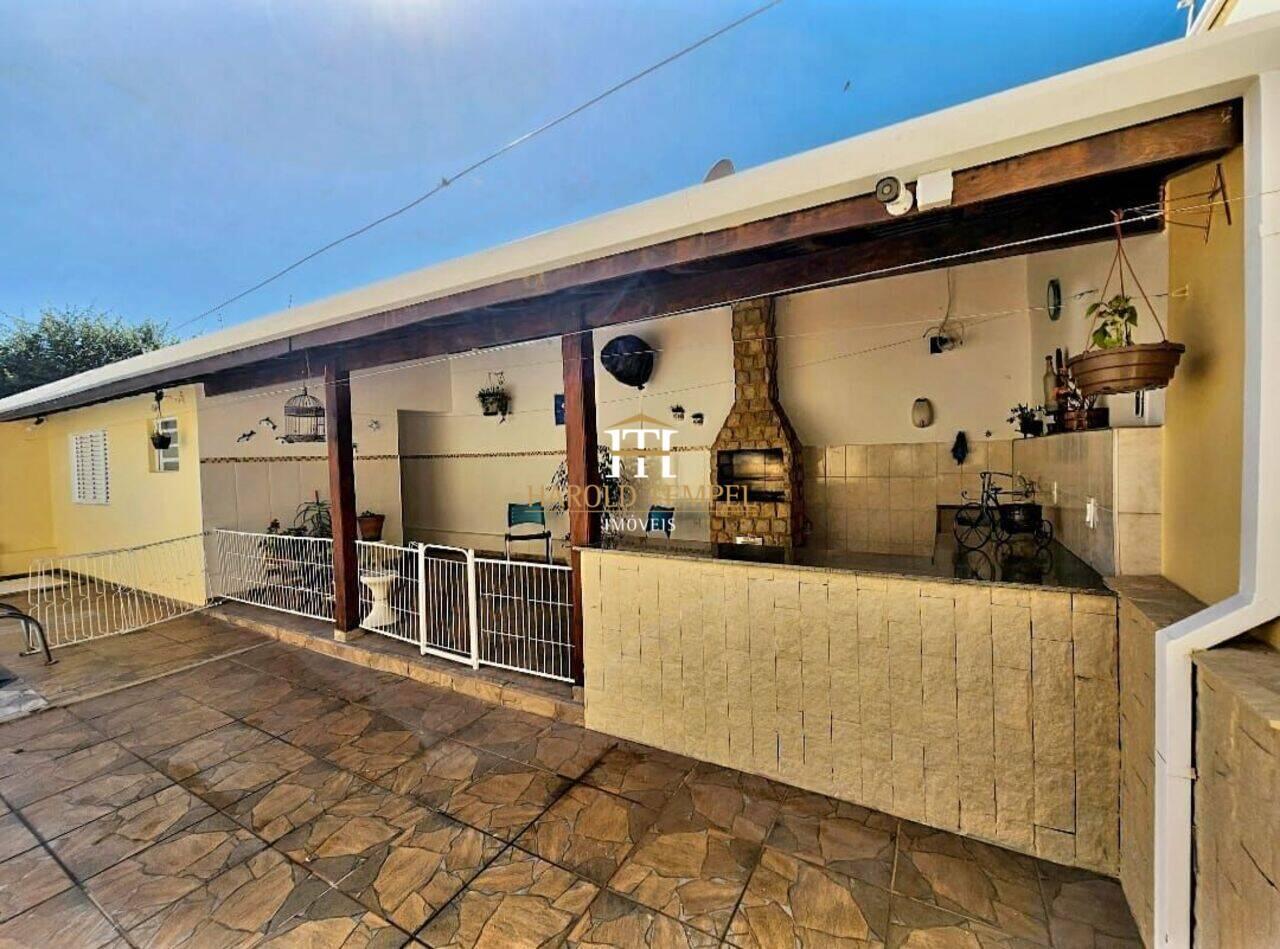 Casa com 3 quartos, 247 m², à venda por R$ 680.000 - Jardim Alvorada - Mococa/SP