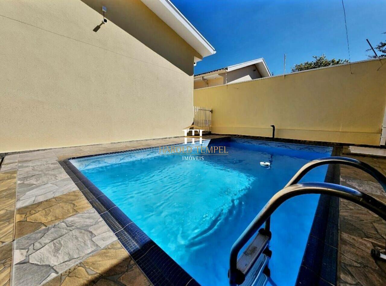 Casa com 3 quartos, 247 m², à venda por R$ 680.000 - Jardim Alvorada - Mococa/SP