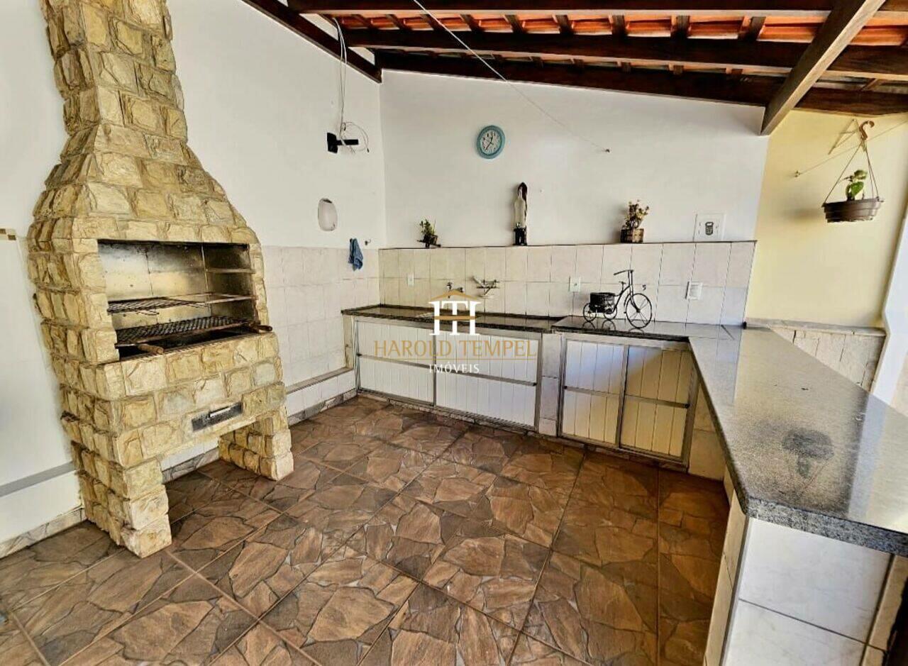 Casa com 3 quartos, 247 m², à venda por R$ 680.000 - Jardim Alvorada - Mococa/SP