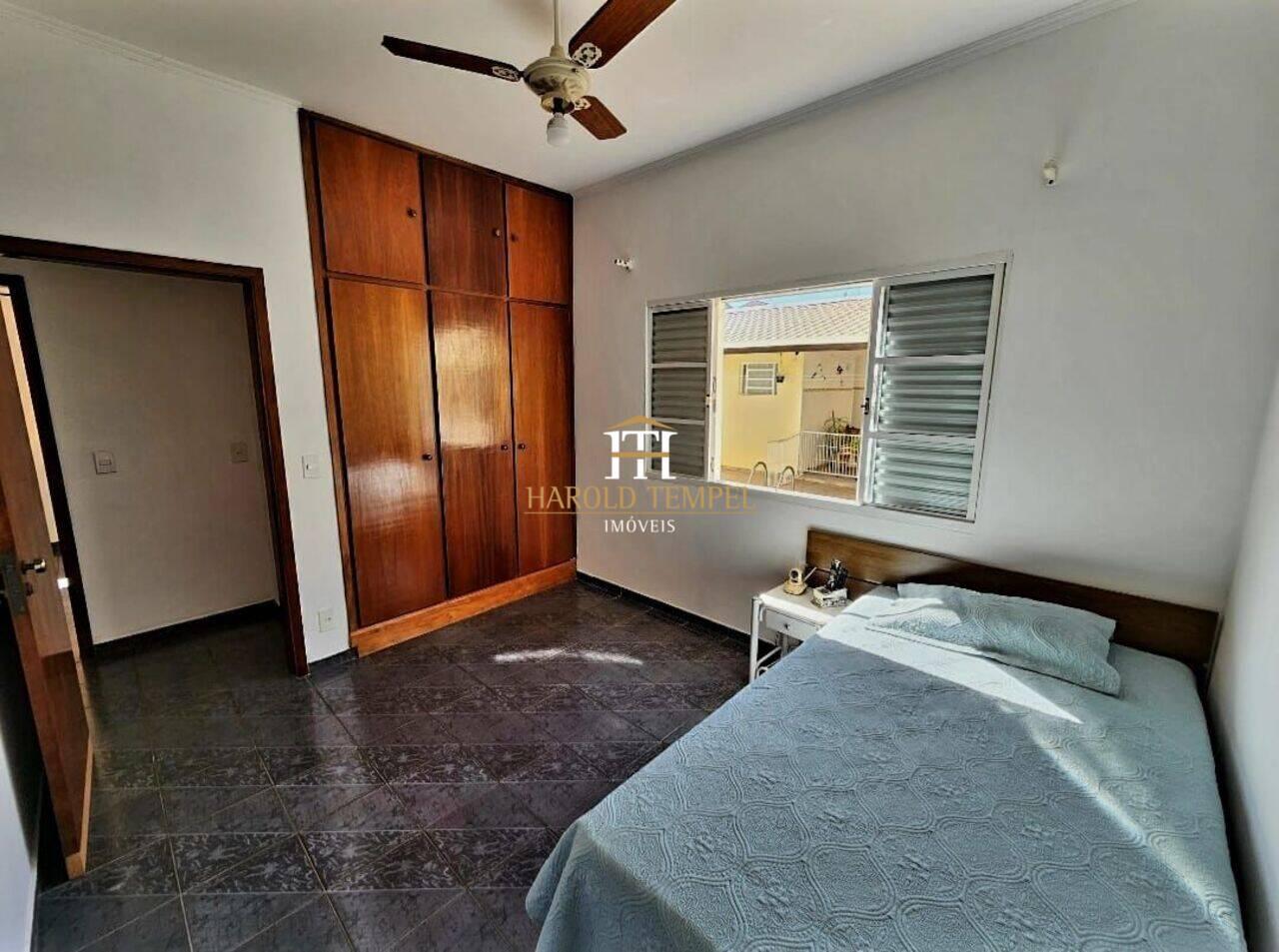 Casa com 3 quartos, 247 m², à venda por R$ 680.000 - Jardim Alvorada - Mococa/SP