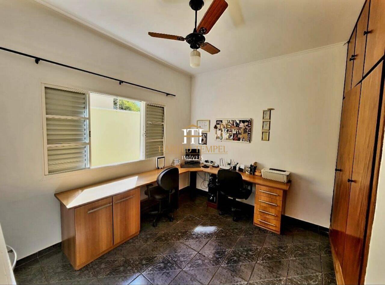 Casa com 3 quartos, 247 m², à venda por R$ 680.000 - Jardim Alvorada - Mococa/SP