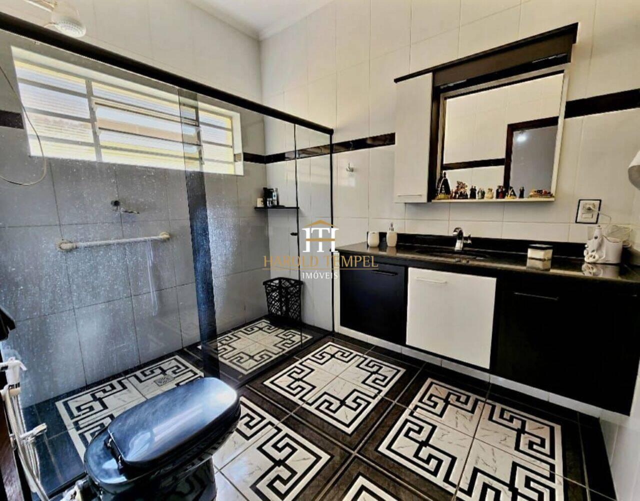 Casa com 3 quartos, 247 m², à venda por R$ 680.000 - Jardim Alvorada - Mococa/SP