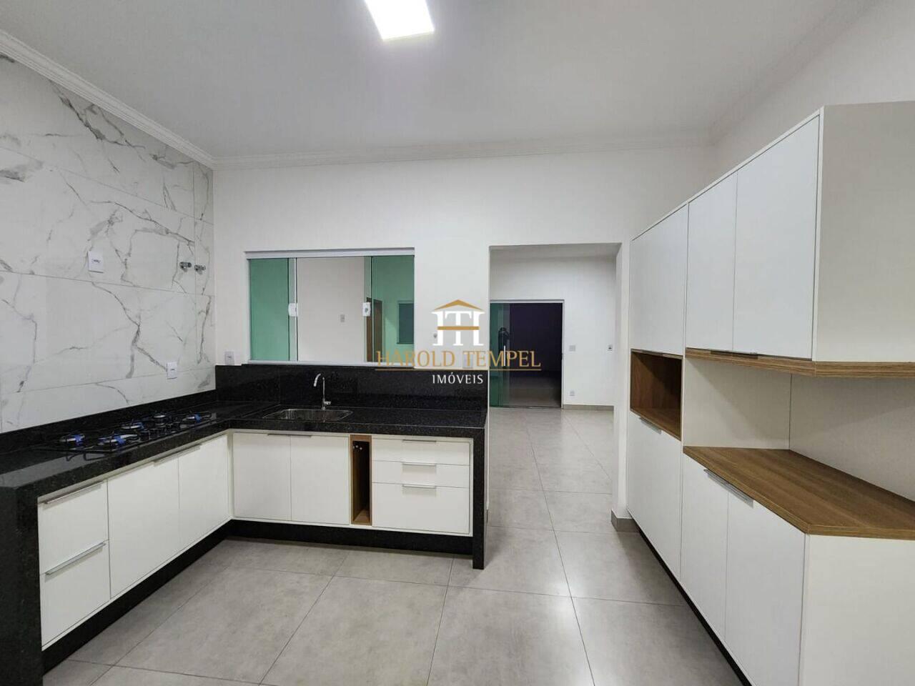 Casa com 3 quartos, à venda por R$ 770.000 - Jardim São Domingos - Mococa/SP