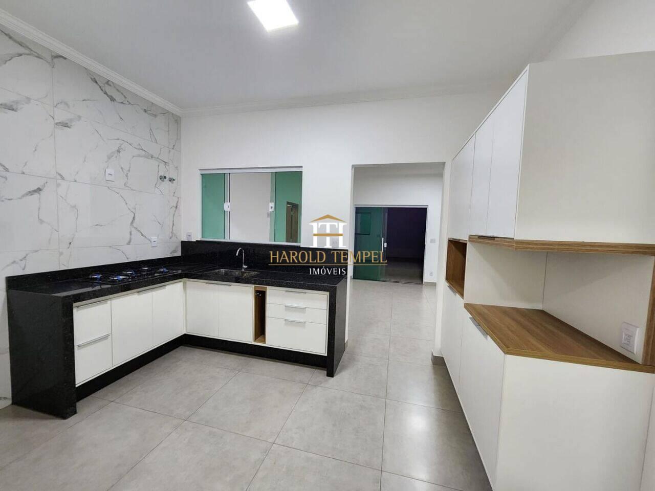 Casa com 3 quartos, à venda por R$ 770.000 - Jardim São Domingos - Mococa/SP