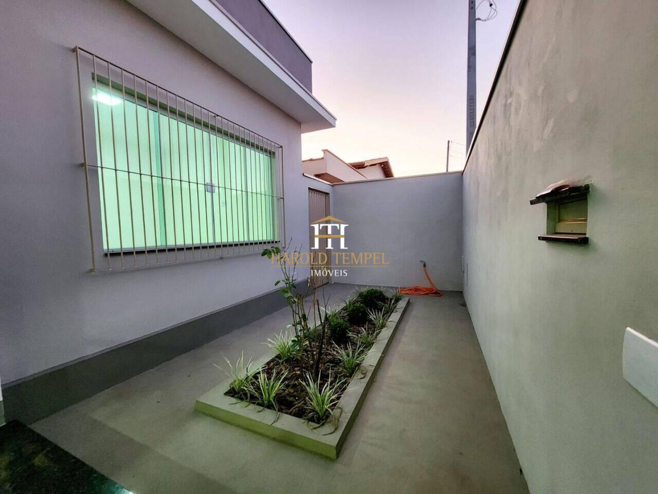 Casa com 3 quartos, à venda por R$ 770.000 - Jardim São Domingos - Mococa/SP