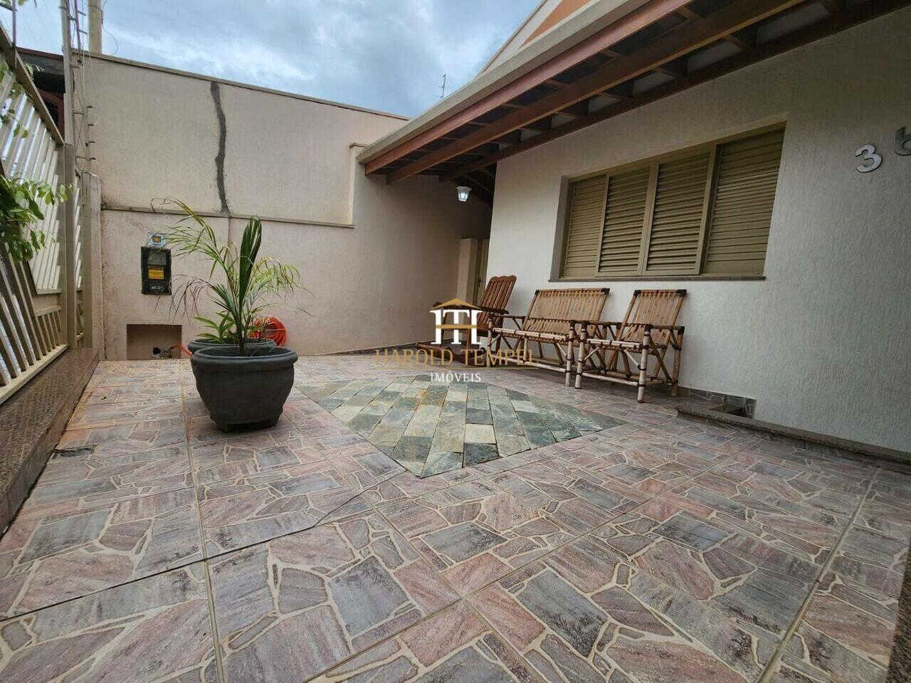 Casa com 4 quartos, 233 m², à venda por R$ 580.000 - Vila Lambari - Mococa/SP