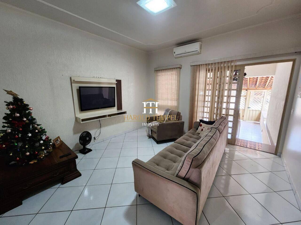 Casa com 4 quartos, 233 m², à venda por R$ 580.000 - Vila Lambari - Mococa/SP