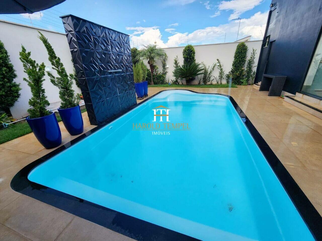Casa com 3 quartos, 279 m², à venda por R$ 1.650.000 - Jardim José André de Lima - Mococa/SP