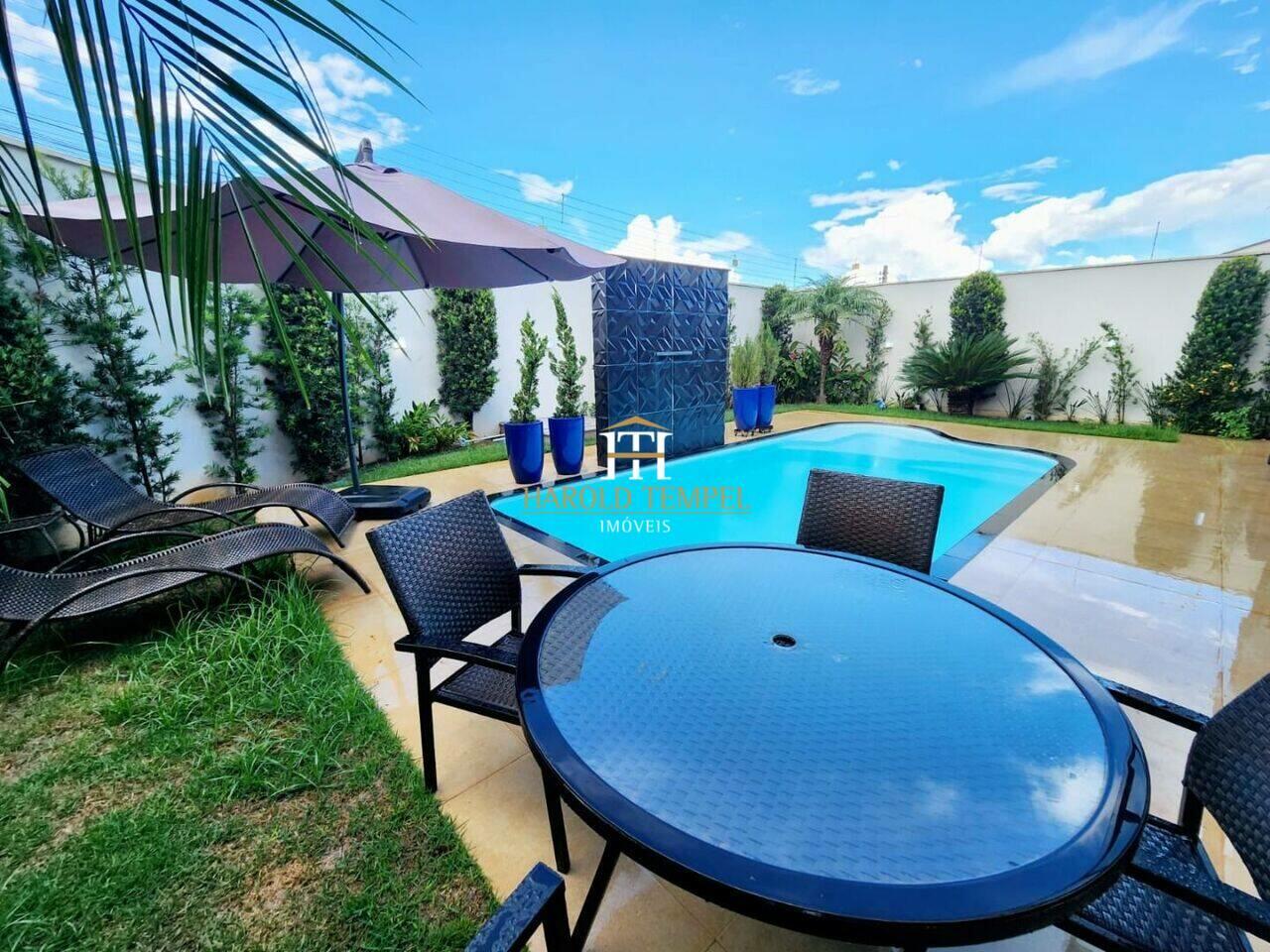 Casa com 3 quartos, 279 m², à venda por R$ 1.650.000 - Jardim José André de Lima - Mococa/SP