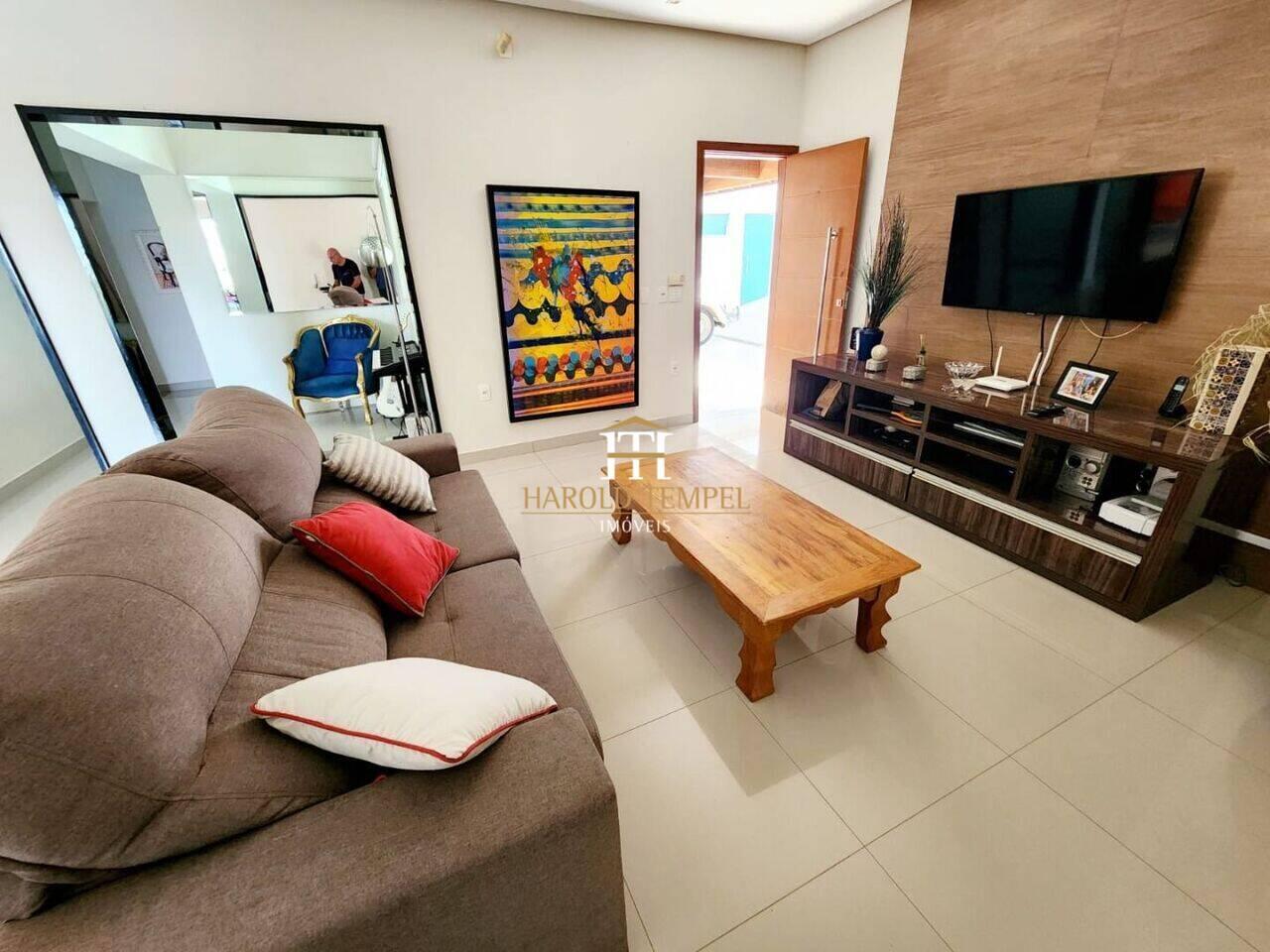 Casa com 3 quartos, 279 m², à venda por R$ 1.650.000 - Jardim José André de Lima - Mococa/SP