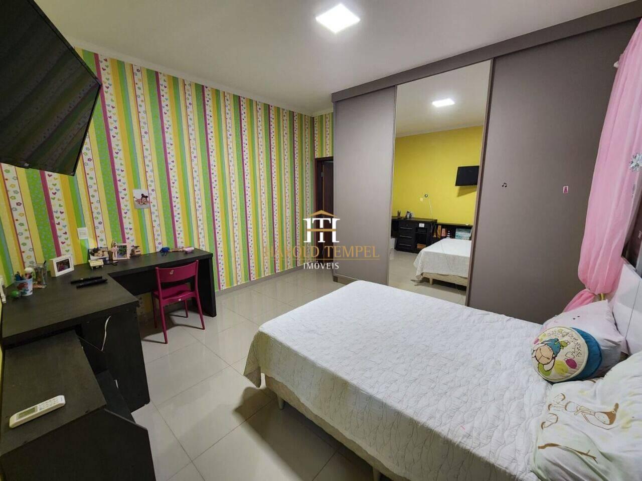 Casa com 3 quartos, 279 m², à venda por R$ 1.650.000 - Jardim José André de Lima - Mococa/SP