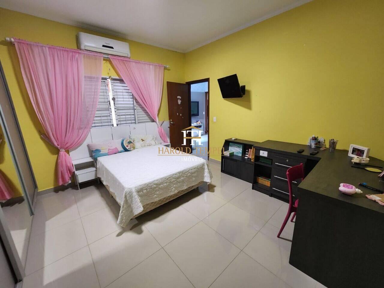 Casa com 3 quartos, 279 m², à venda por R$ 1.650.000 - Jardim José André de Lima - Mococa/SP