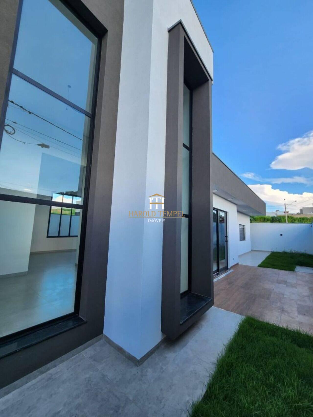 Casa com 3 quartos, 182 m², à venda por R$ 900.000 - Jardim Boa Vista - Mococa/SP