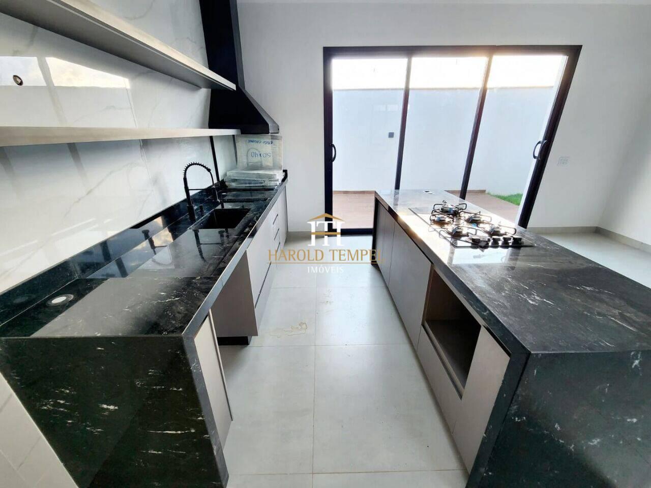 Casa com 3 quartos, 182 m², à venda por R$ 900.000 - Jardim Boa Vista - Mococa/SP
