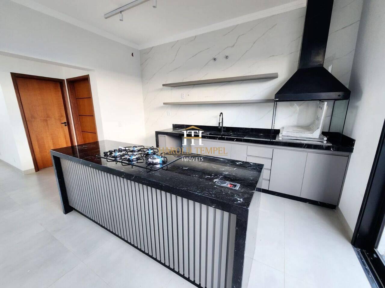 Casa com 3 quartos, 182 m², à venda por R$ 900.000 - Jardim Boa Vista - Mococa/SP