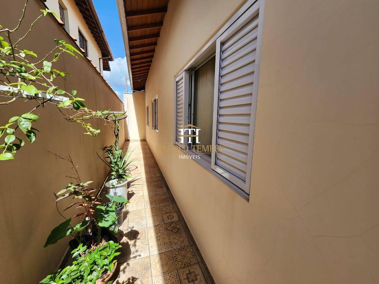 Casa com 3 quartos, 235 m², à venda por R$ 800.000 - Jardim Central Prícoli - Mococa/SP