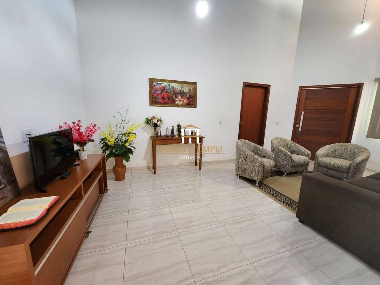 Casa com 3 quartos, 235 m², à venda por R$ 800.000 - Jardim Central Prícoli - Mococa/SP