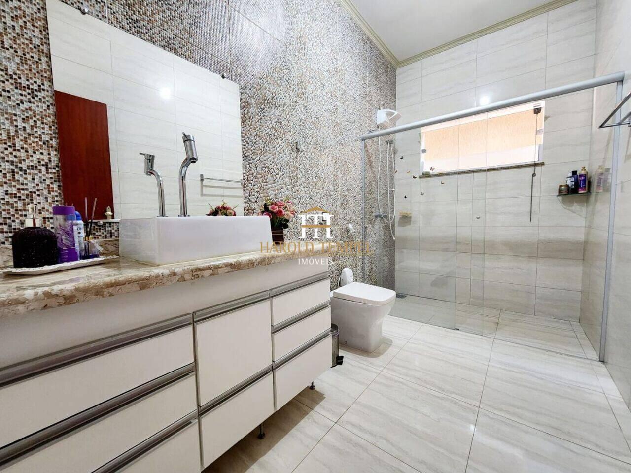 Casa com 3 quartos, 235 m², à venda por R$ 800.000 - Jardim Central Prícoli - Mococa/SP
