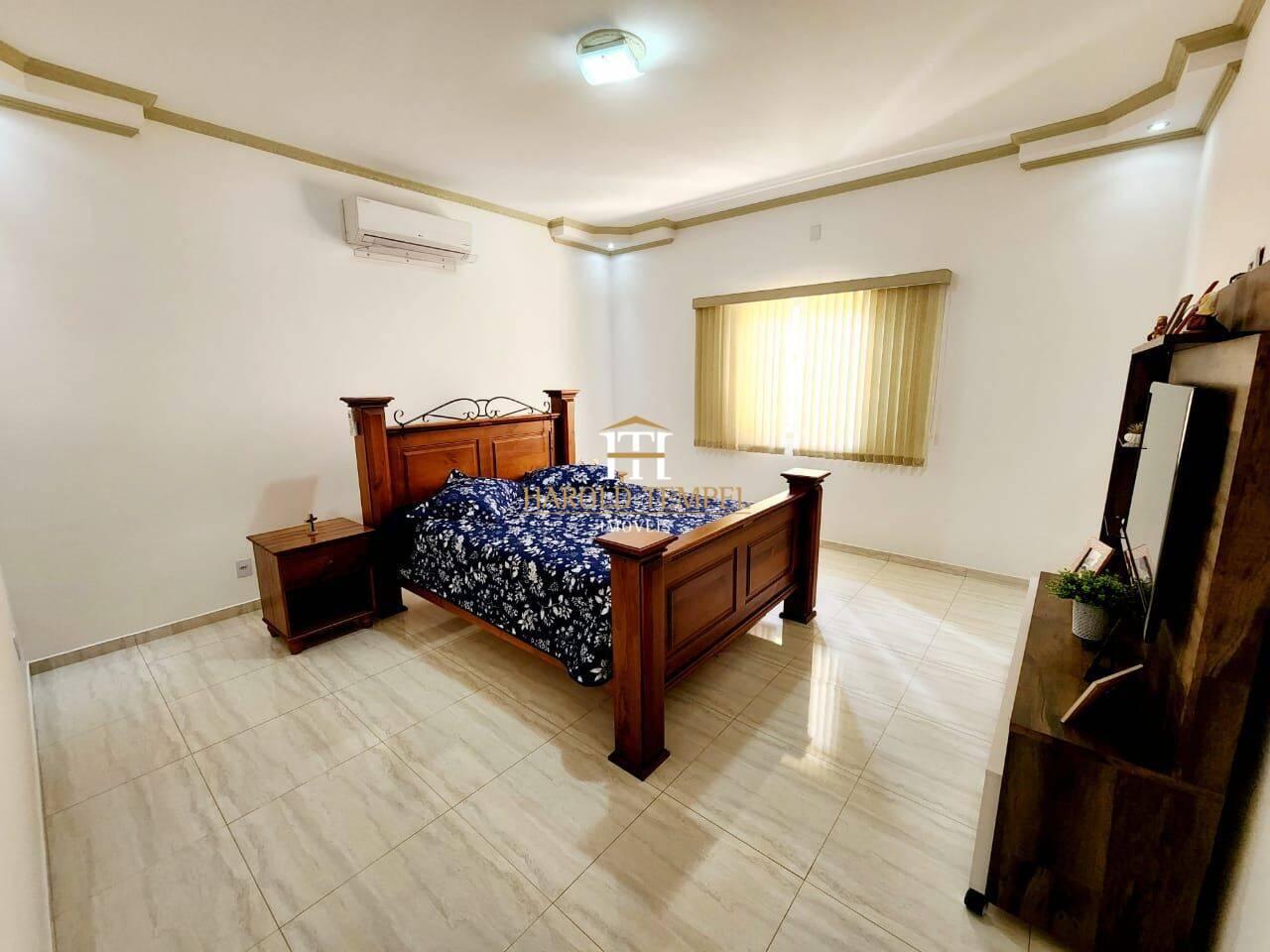 Casa com 3 quartos, 235 m², à venda por R$ 800.000 - Jardim Central Prícoli - Mococa/SP
