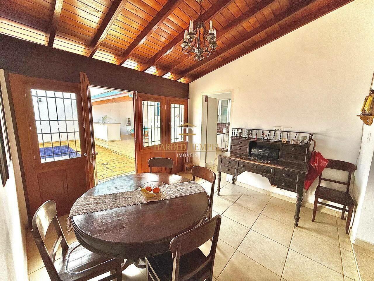 Casa com 4 dormitórios à venda - Centro - Mococa/SP