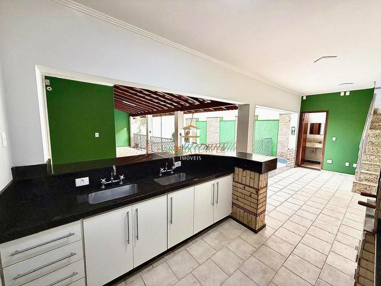 Casa com 4 quartos, aluguel por R$ 3.500/mês - Jardim São Domingos - Mococa/SP