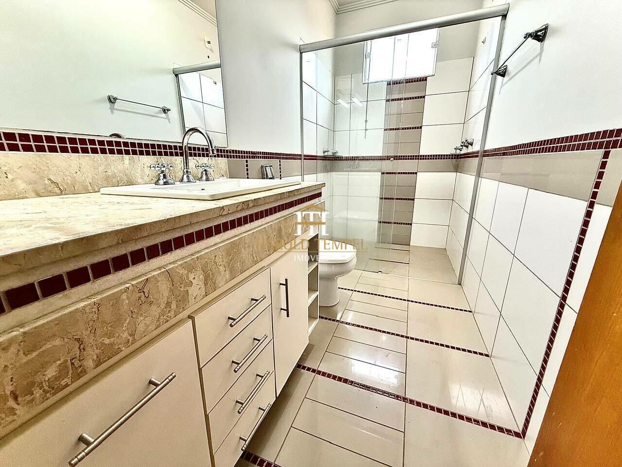 Casa com 4 quartos, aluguel por R$ 3.500/mês - Jardim São Domingos - Mococa/SP