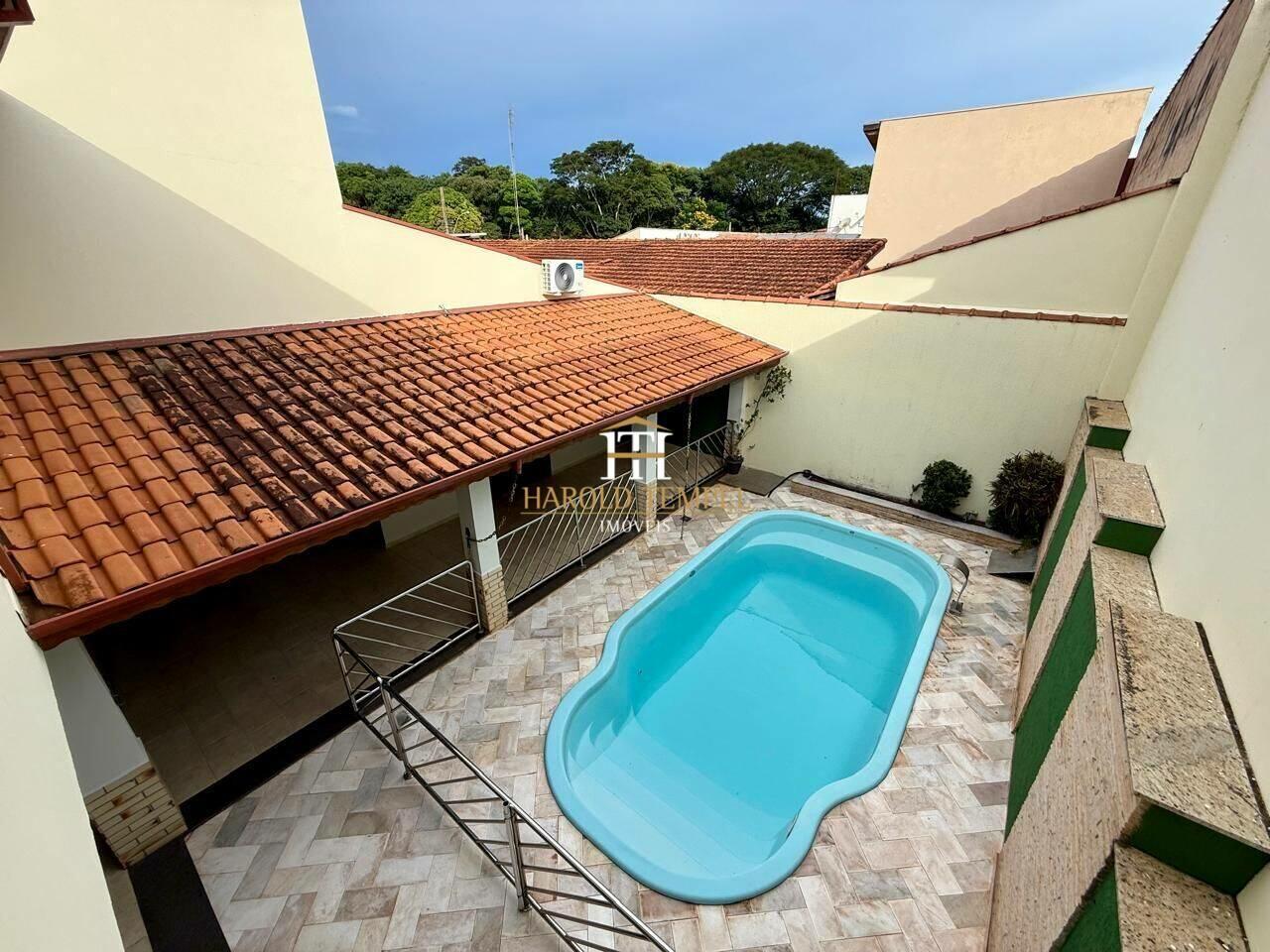Casa com 4 quartos, aluguel por R$ 3.500/mês - Jardim São Domingos - Mococa/SP